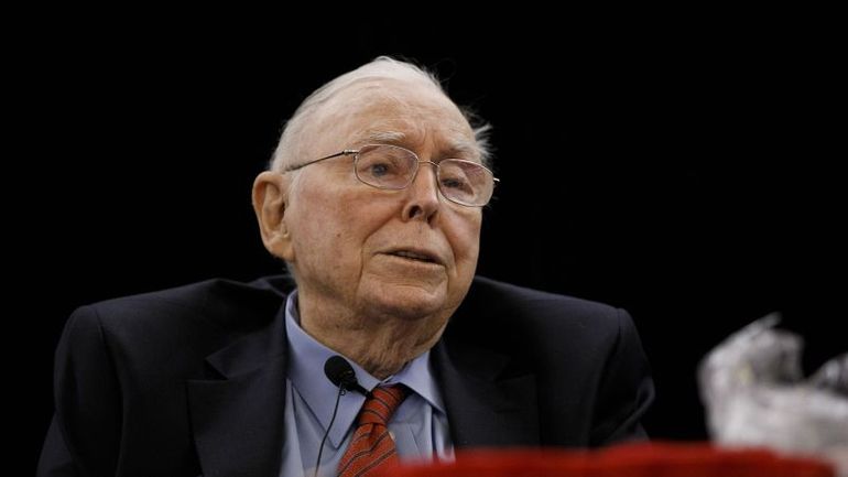 China Mourns the Loss of Charlie Munger, Celebrating His Best Investment