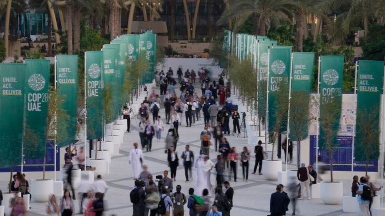 Climate summit draft agreement omits reference to phasing out fossil fuels