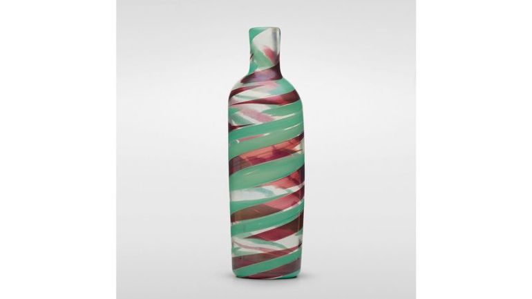 Hidden Treasure: Thrift Store Find Transformed Into a 6-Figure Valuable Vase