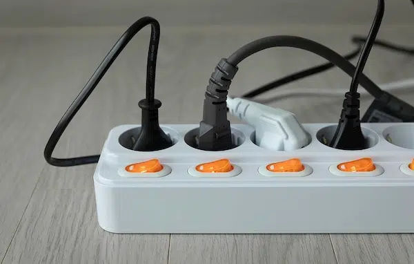 Can you plug a power strip into a smart plug? - Quora