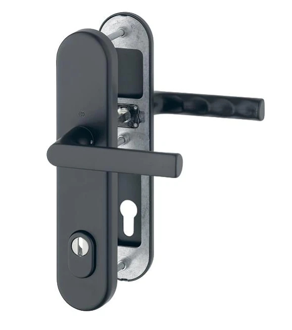 Komplet klamek Hamburg do drzwi zewnętrznych z ochroną wkładki w kolorze czarnym