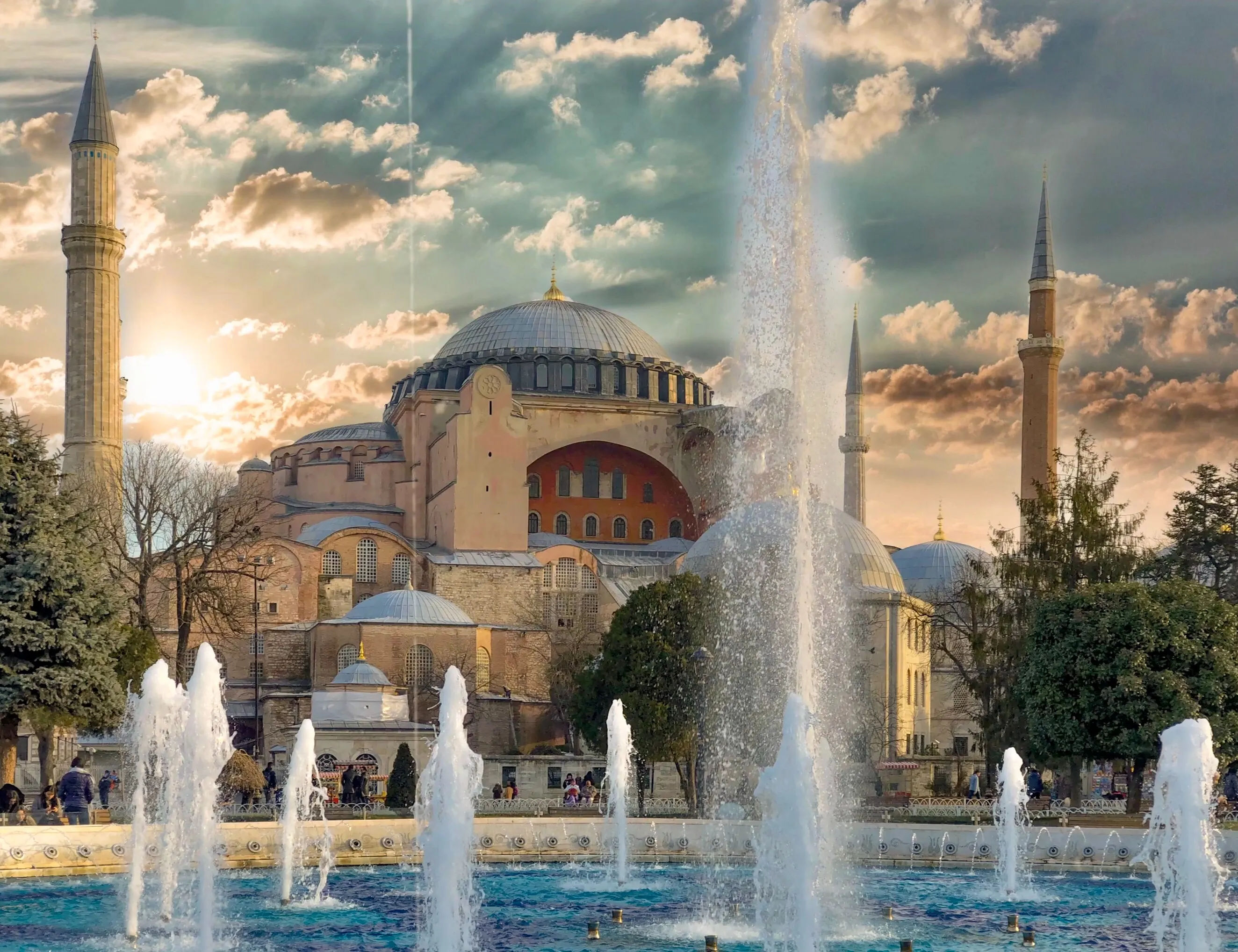 Visit Istanbul with build AI trip planner