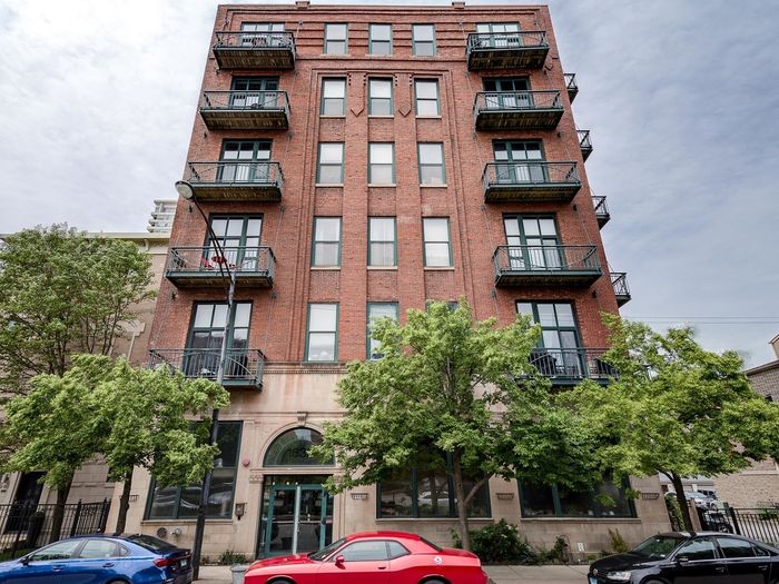 South Loop condo renovation at 1632 S Indiana St by Assembly Squad