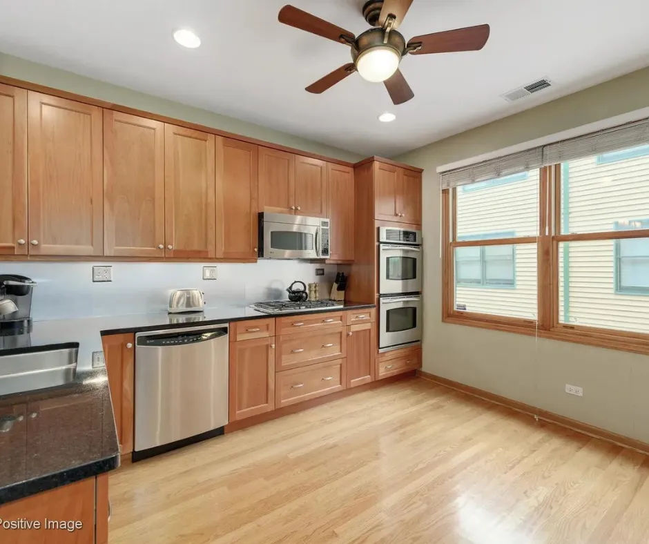 Kitchen before - outdated design