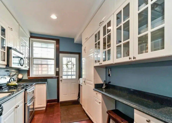 River North kitchen before remodel -- original condition Chicago 60654