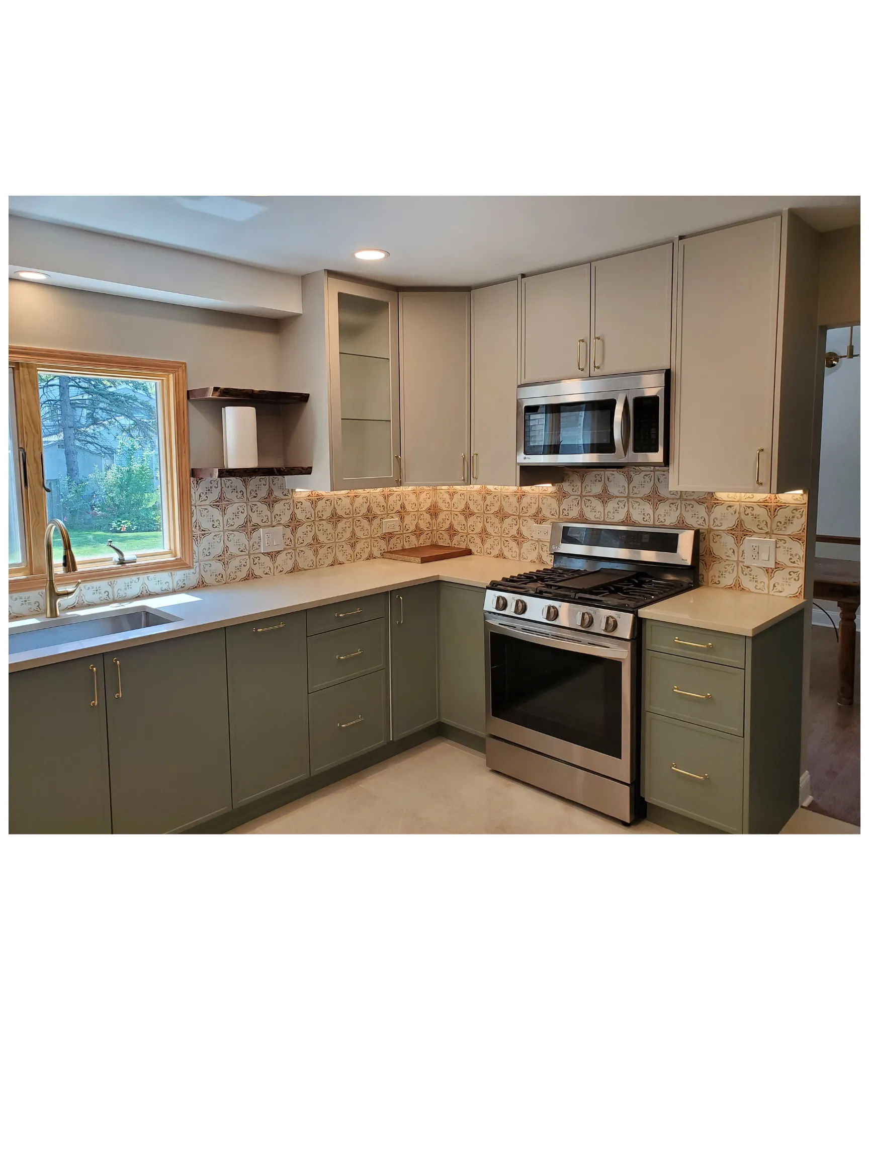 515 W Cedar St Arlington Heights refinished hardwood floors and fresh paint across the first floor