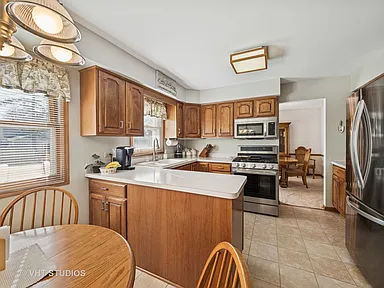 515 W Cedar St Arlington Heights original interior view before kitchen remodel