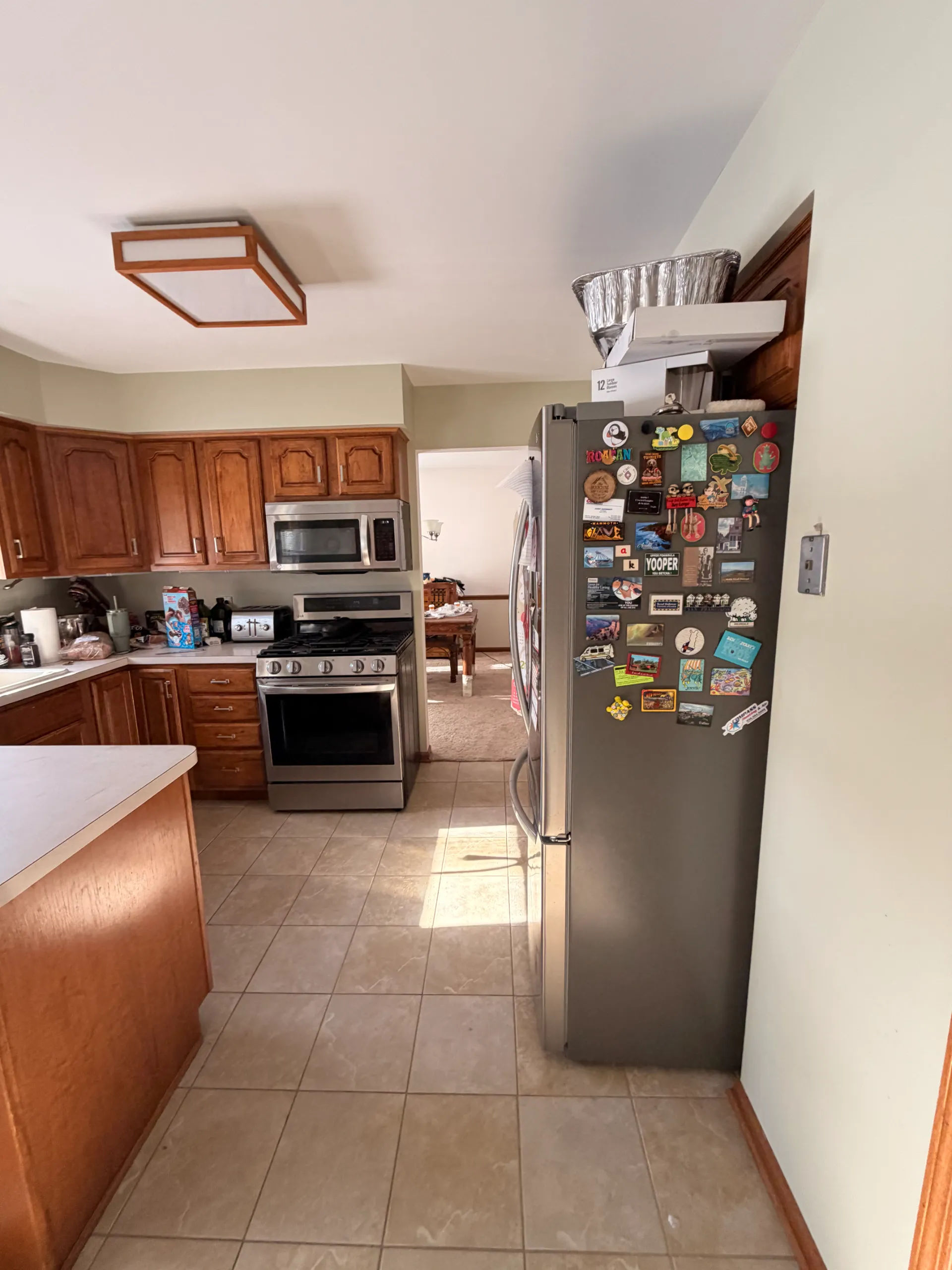 515 W Cedar St Arlington Heights original cabinet and counter conditions before remodel