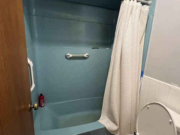 Gold Coast bathroom before