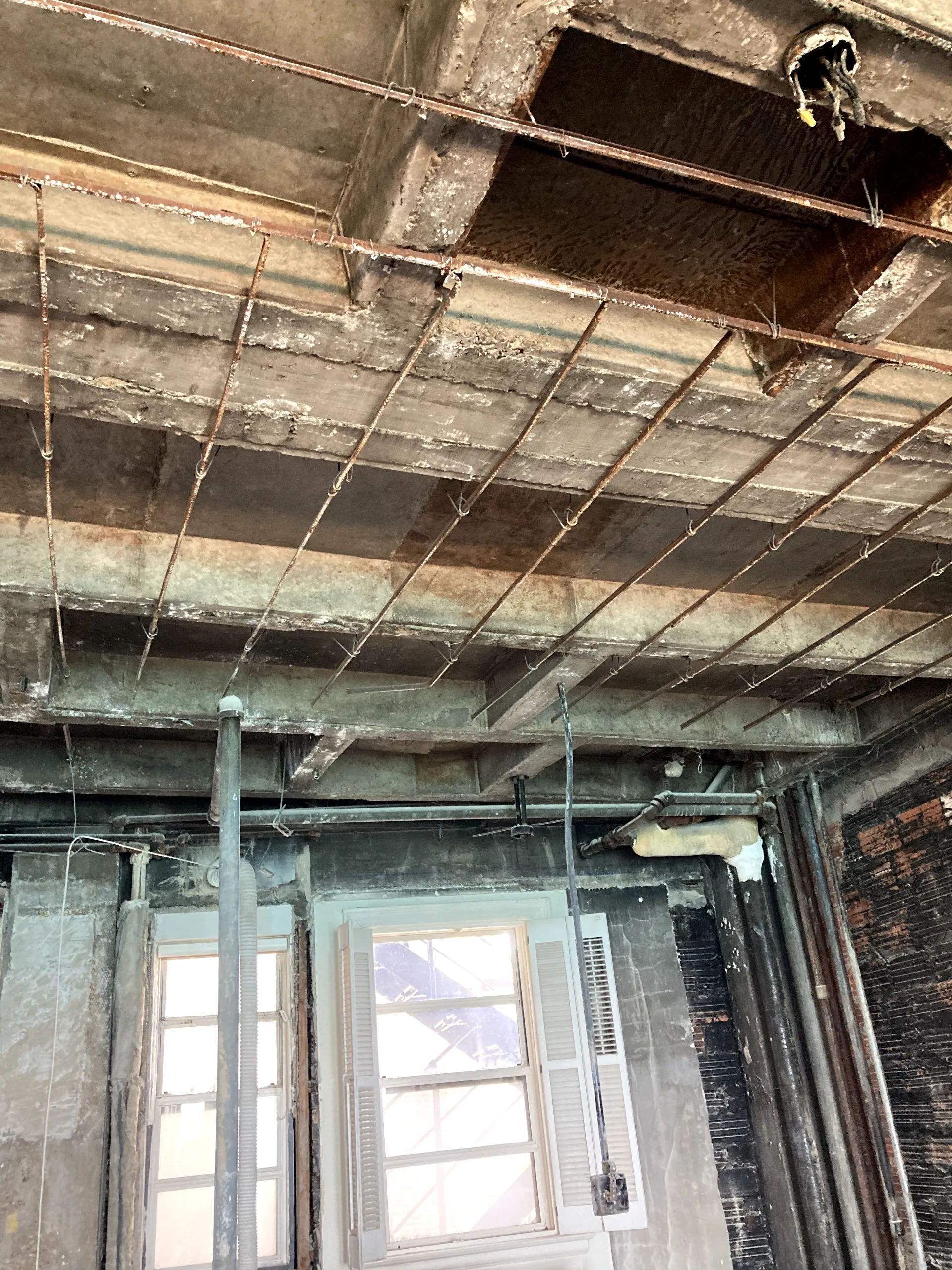 1242 N Lake Shore Drive original interior corner before Gold Coast pre-war co-op renovation