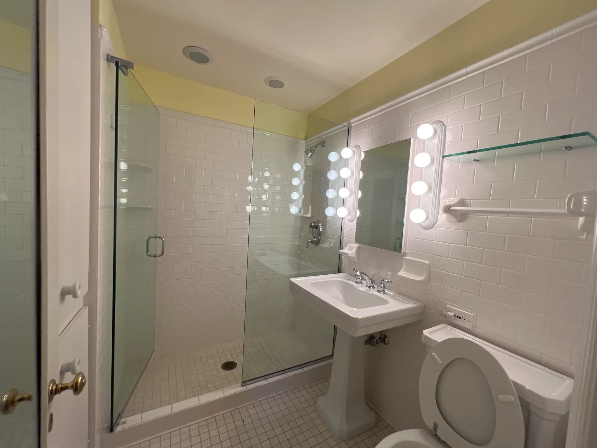 1242 N Lake Shore Drive original bathroom secondary view before Gold Coast pre-war co-op renovation