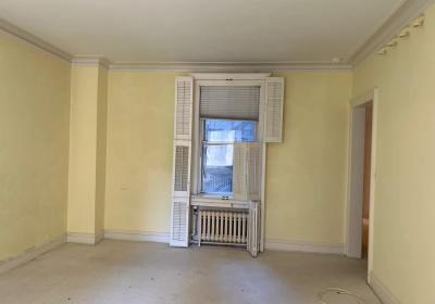 1242 N Lake Shore Drive original second bathroom before renovation Streeterville Chicago