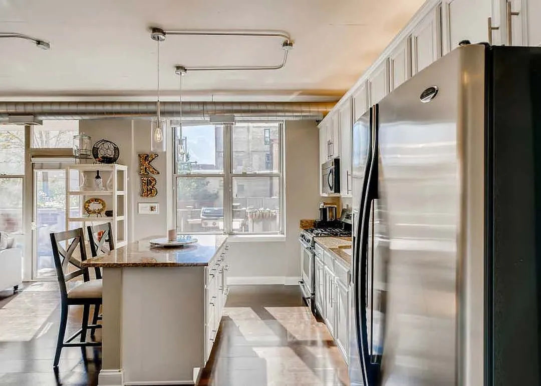 West Loop condo before remodel - kitchen view 2