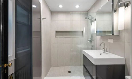 Restored ensuite bathroom in a 1929 Gold Coast pre-war co-op