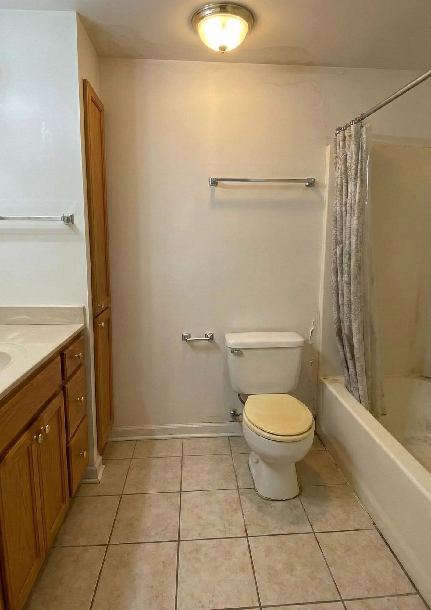 Bathroom before renovation