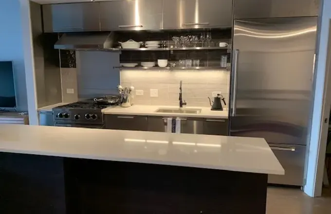 Restaurant-style chef's kitchen in South Loop by Assembly Squad
