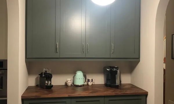 Lincoln Park condo kitchen remodel - waterfall quartz countertop detail