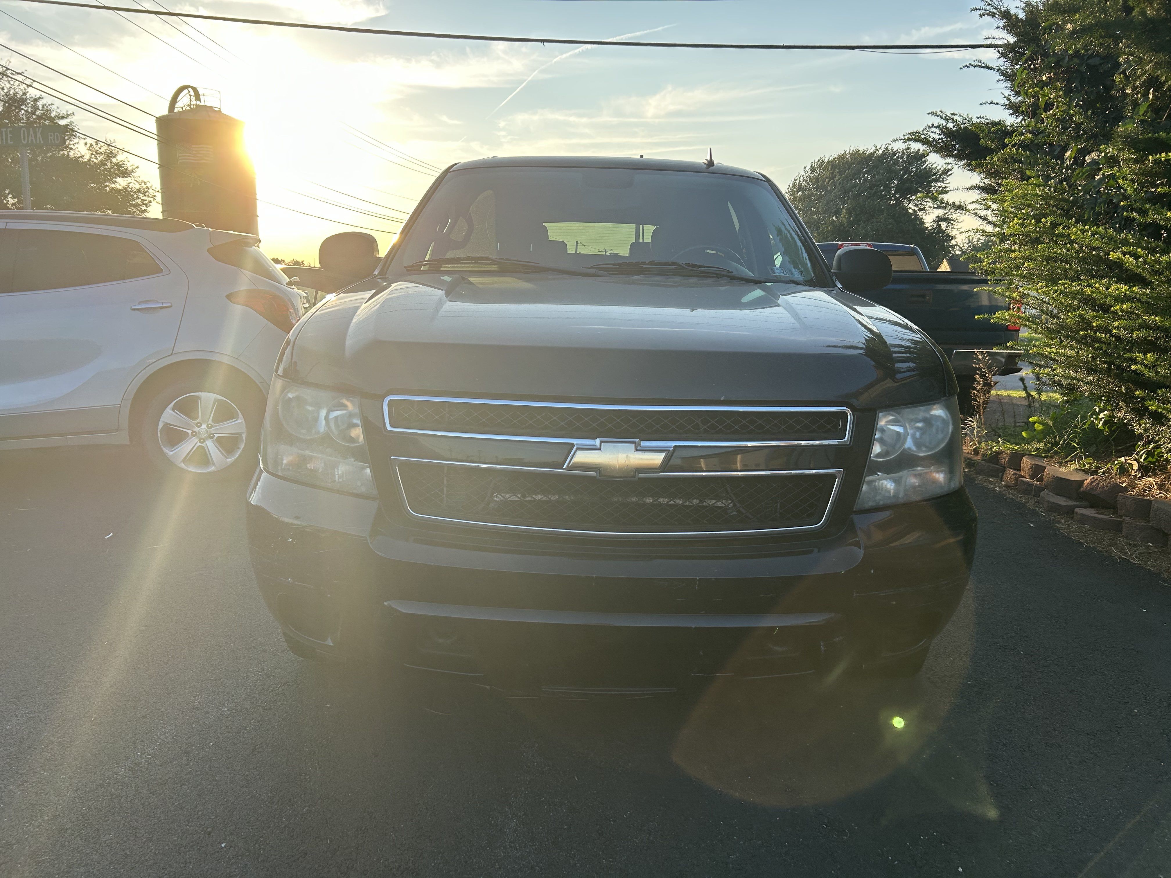 2010 Chevrolet Suburban front