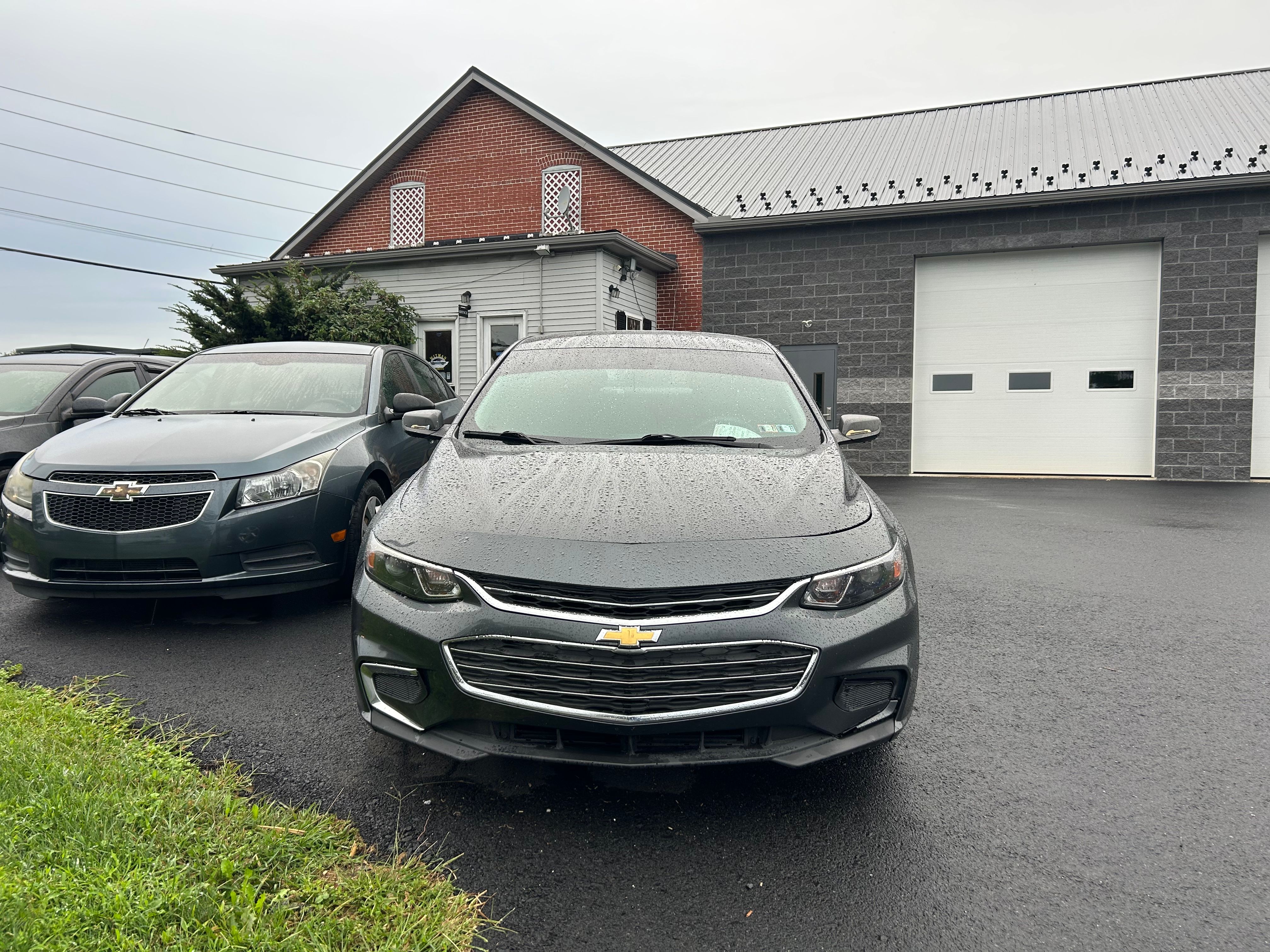 2017 Chevrolet Malibu LS front