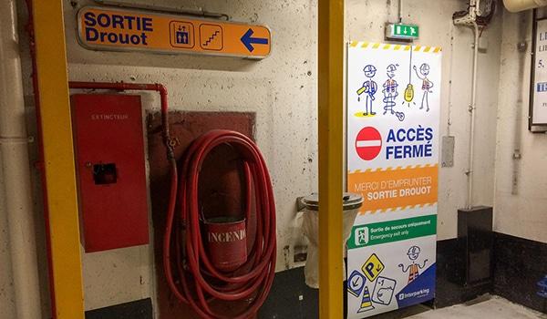 Bache travaux et signaletique adhesive interparking chauchat paris