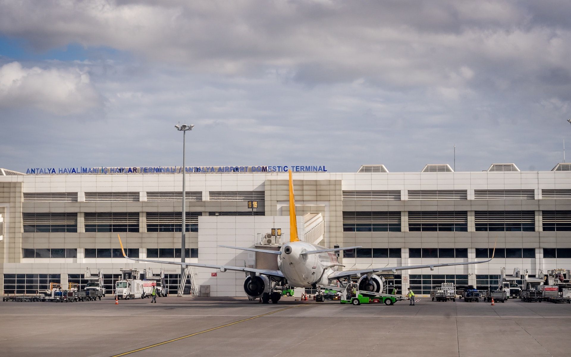 The 5 Worst Airports in the World