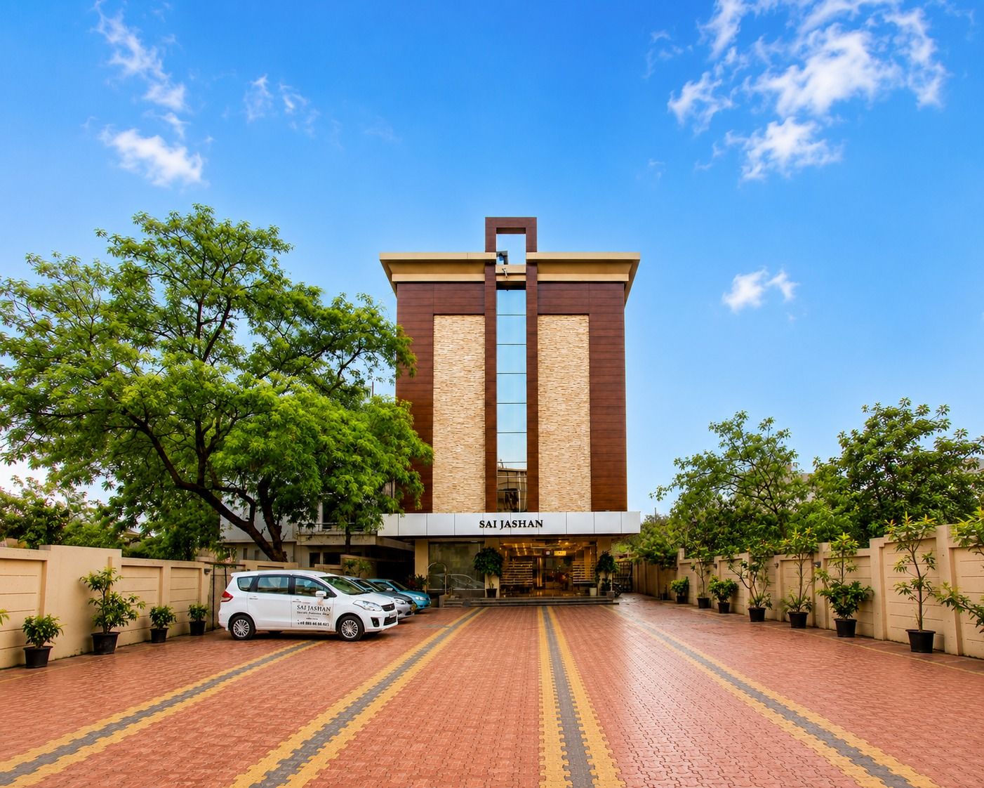 Hotel Sai Jashan Lobby