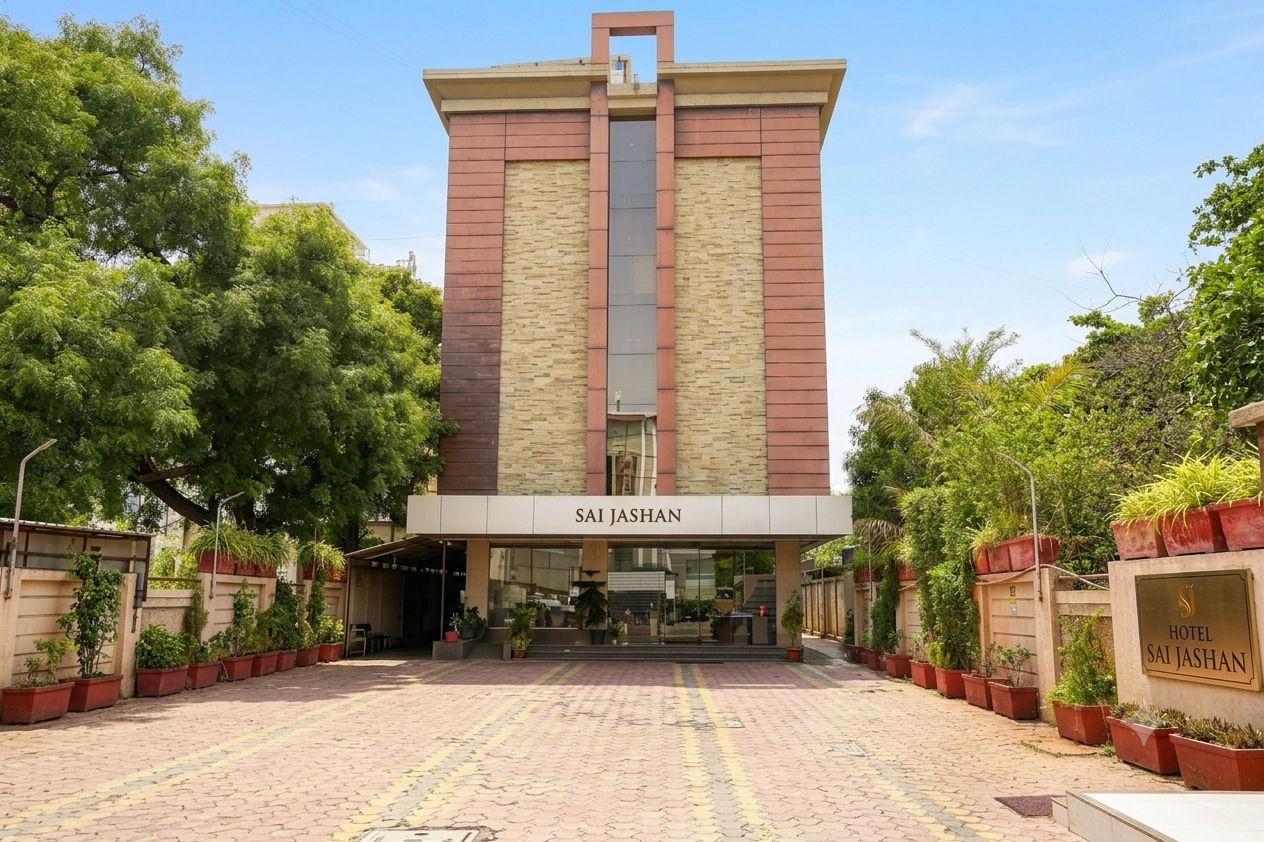 Hotel Exterior 2