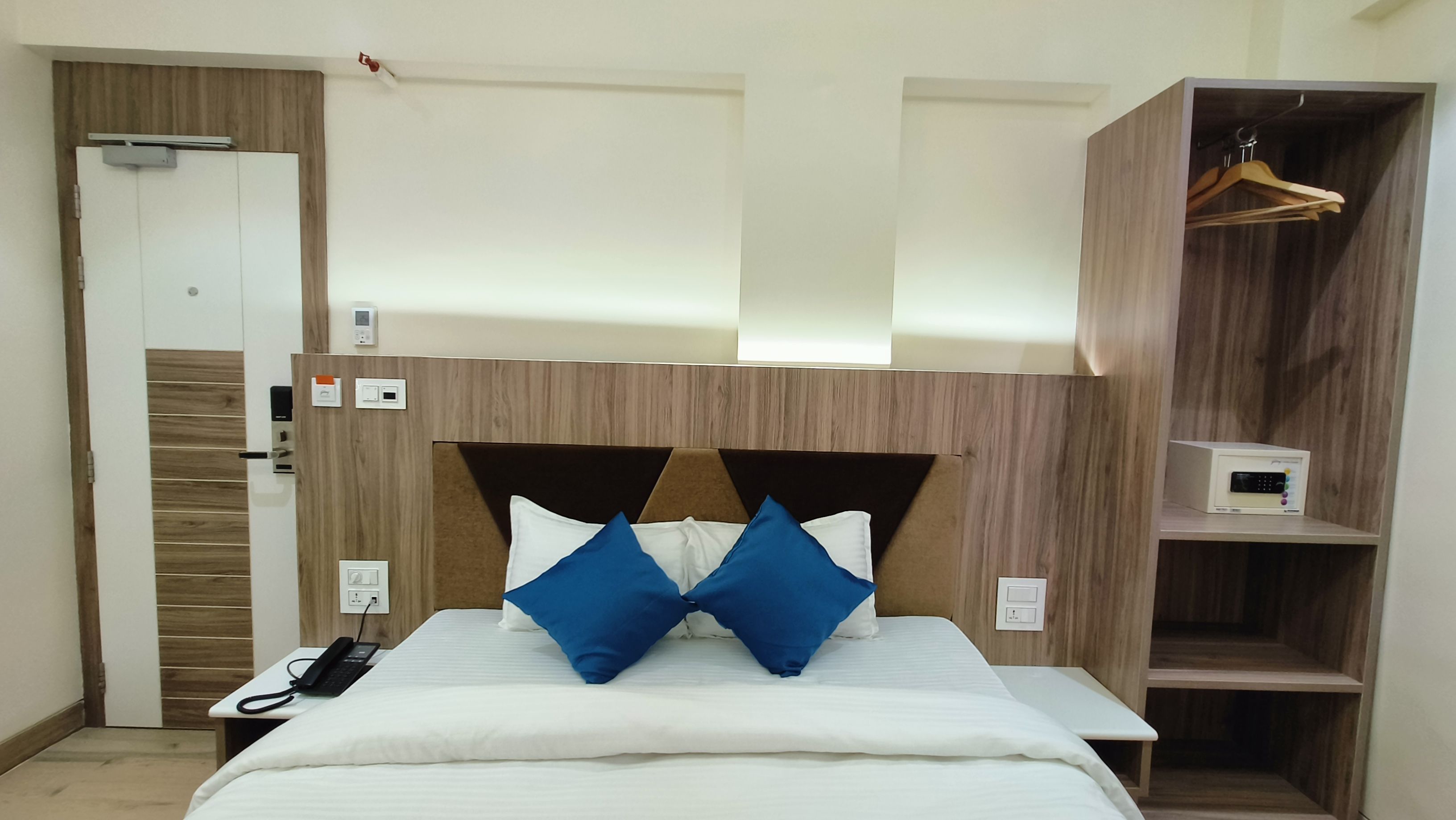 Deluxe Room 1