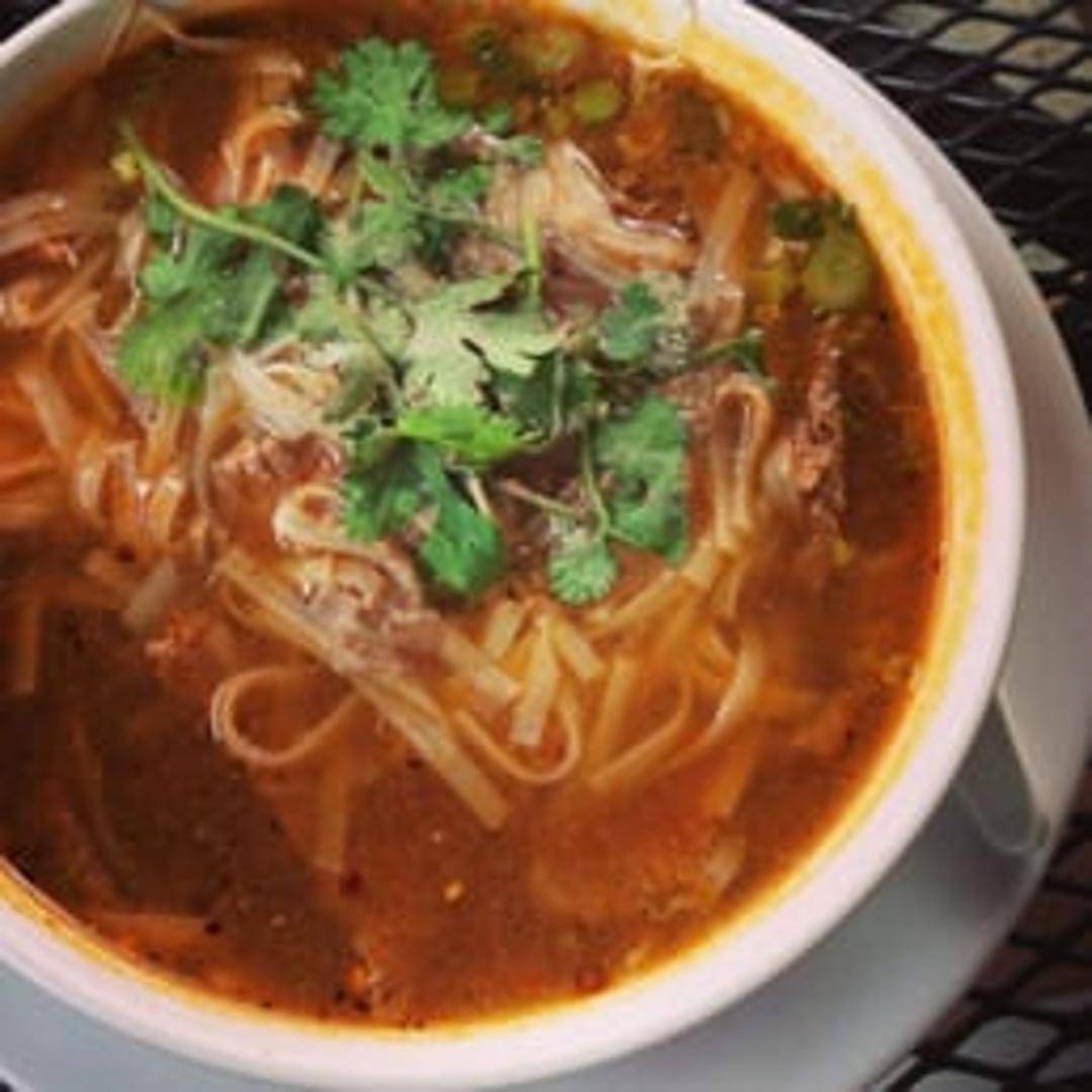 carousel-default-image