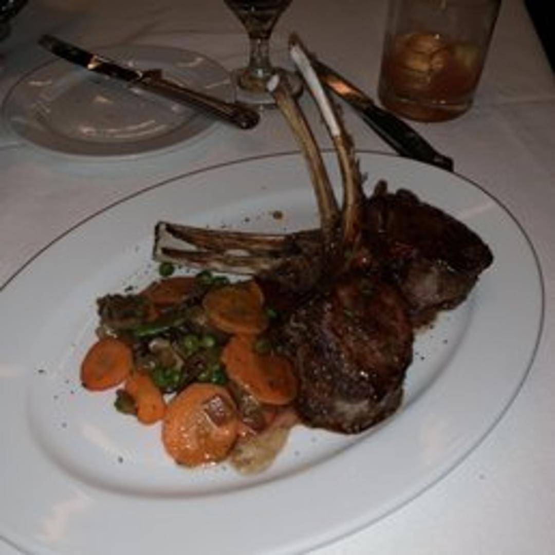 carousel-default-image