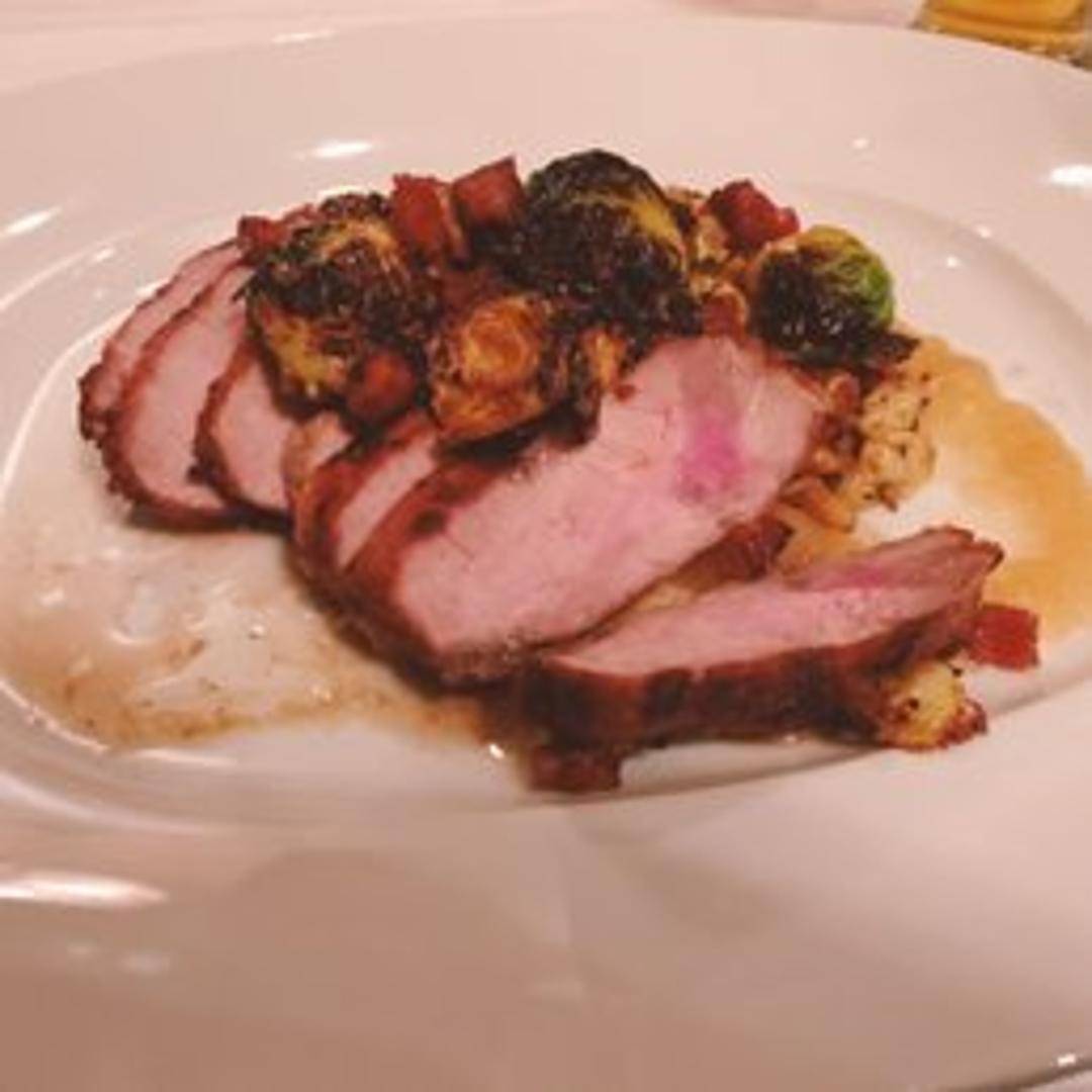 carousel-default-image