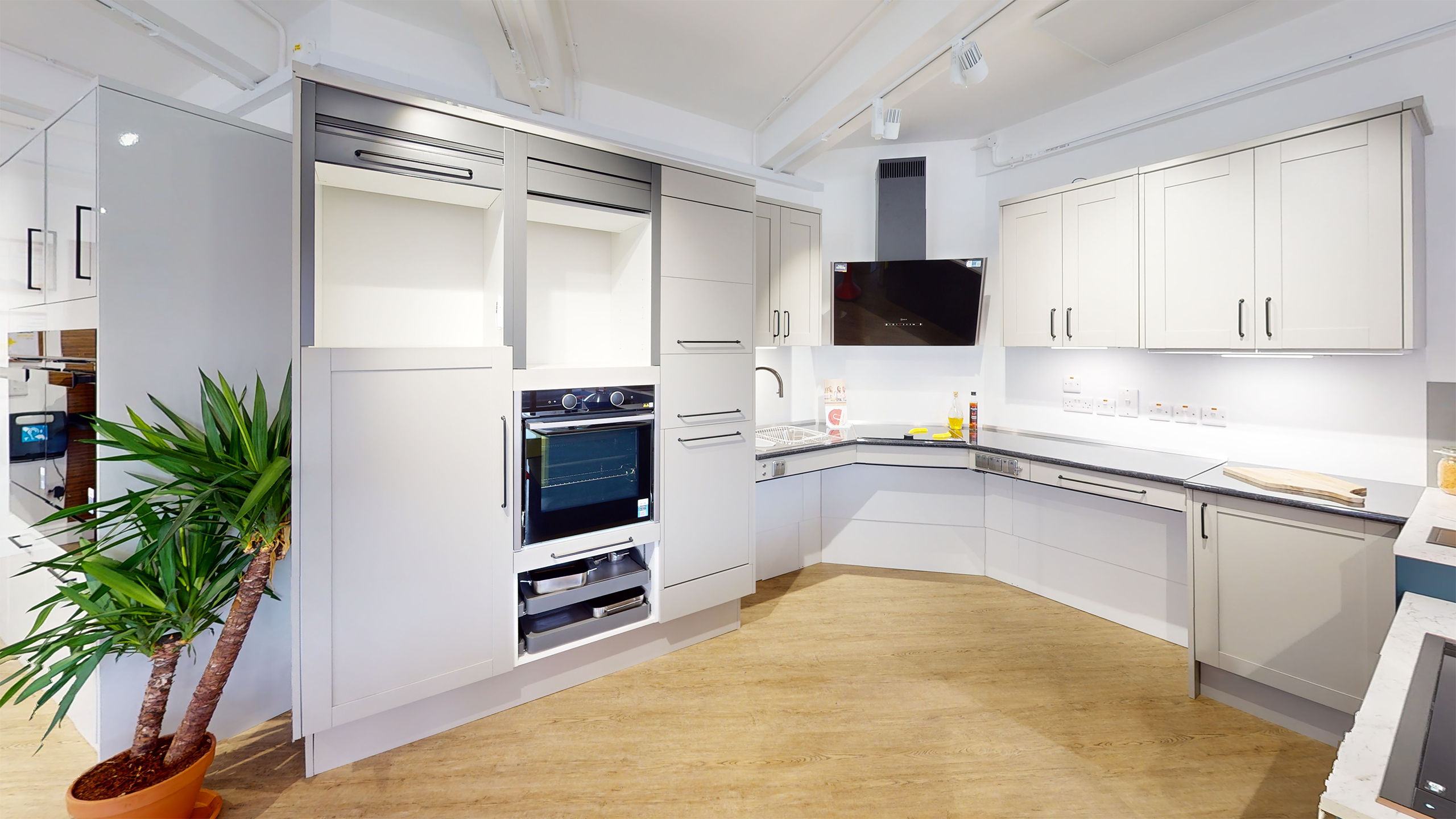 dealer_img_71_1765533713