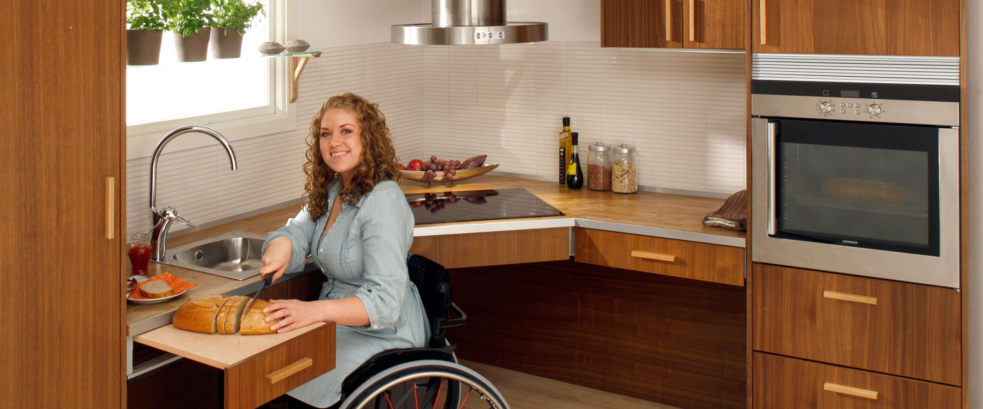 WHEELCHAIR ACCESSIBLE KITCHEN