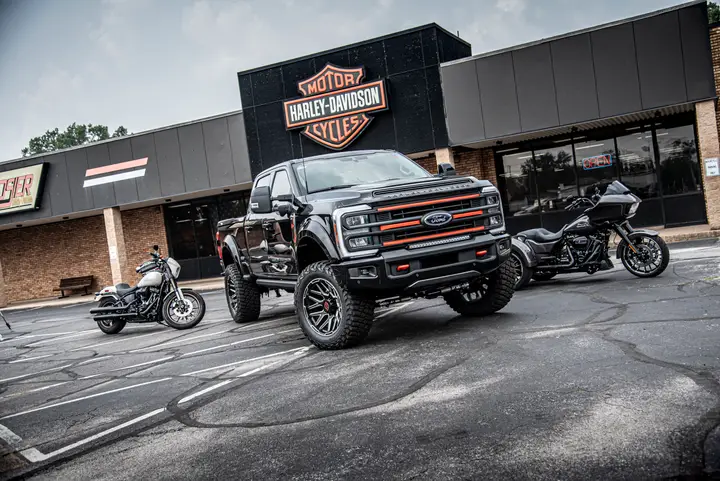 Harley-Davidson lifted stance detail