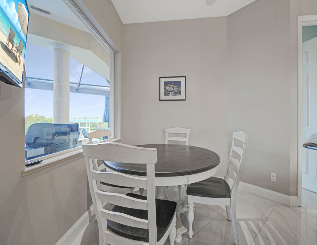 Dining Area at the Corner
