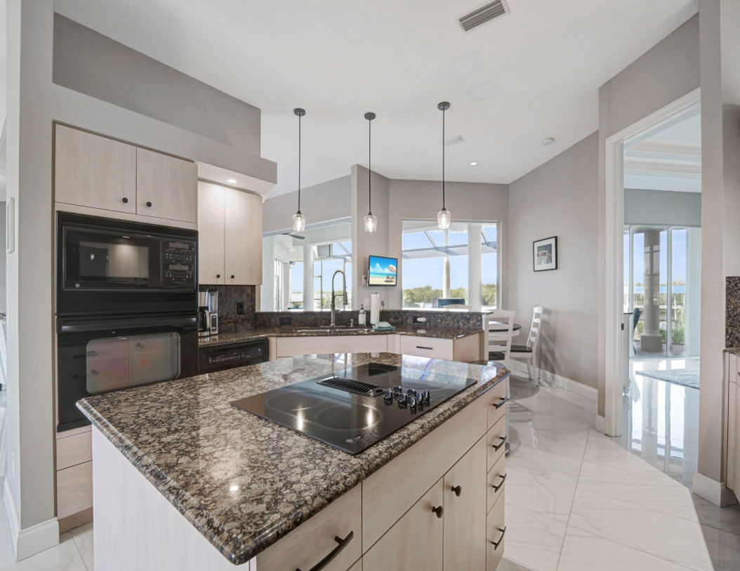 Top Marble With Brown Veining Kitchen