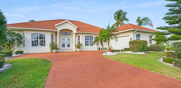 Front View of Big Modern House of Sunset Manor