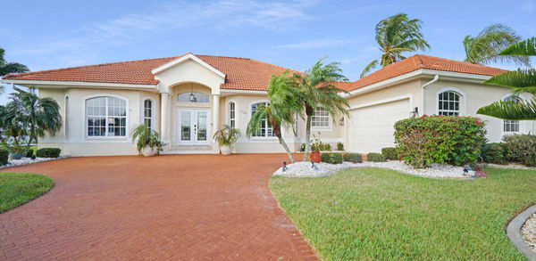 Front View of Big Modern House of Sunset Manor