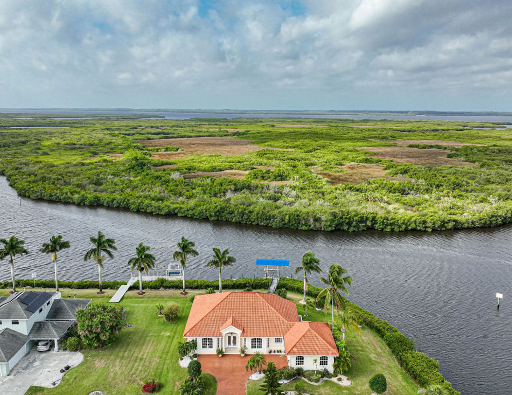 Sunset Manor Outdoor Waterfront View 