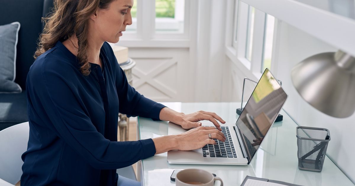 Transition Your Remote Workforce Into Cohesive Team 8x8 Transition Your Remote Workforce Into Cohesive Team 8x8
