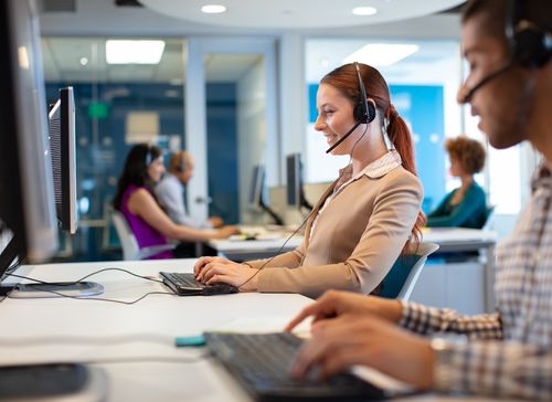 8x8_contactcenter_23357_web.jpg