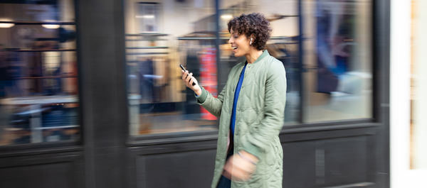 ebooks2-women-walking-city-012020.jpg