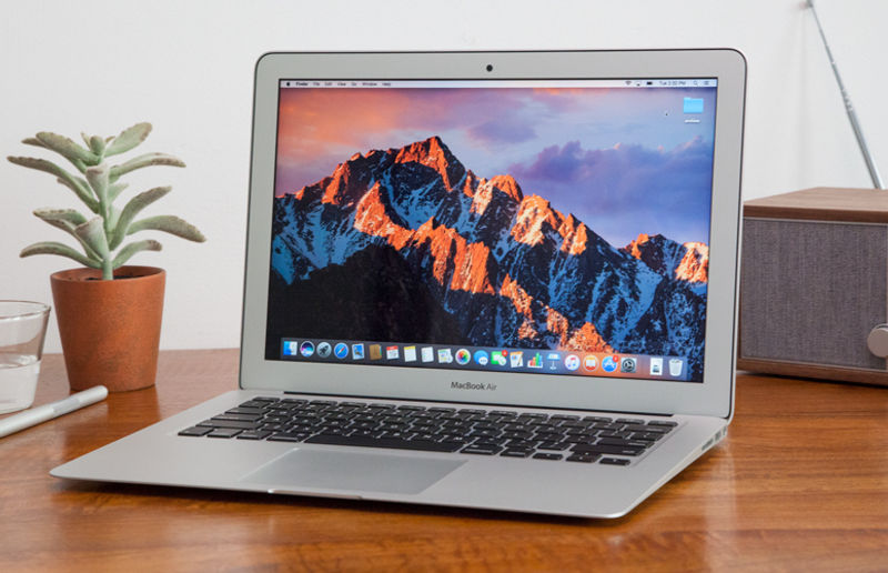 MacBook Air 13" (2017)