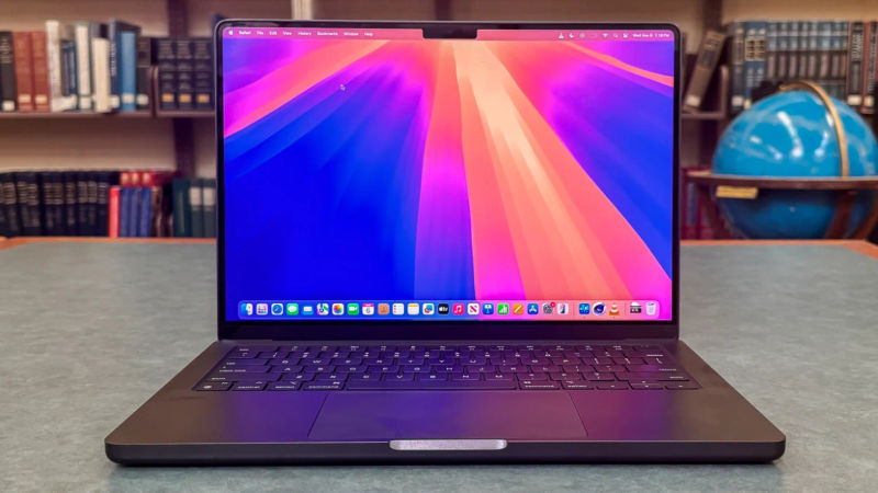 MacBook Pro 14" (2024)