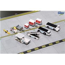 Gemini200 1-200 G2UAE639 Emirates Ground Equipment No. 2 Set with Tugs&#44; Scale 1-200