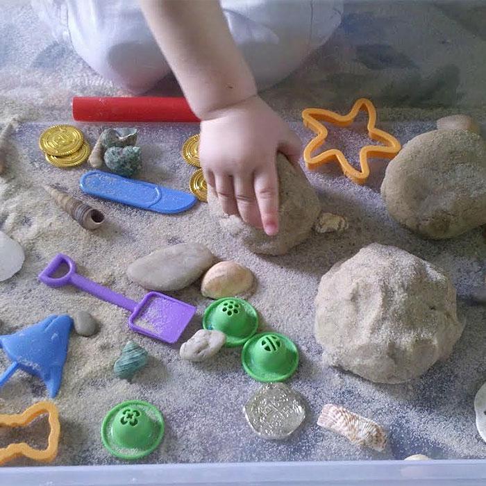Tagco USA TI-6682 400 gm Amazing Kinetic No-Mess Play Sand&#44; Multi