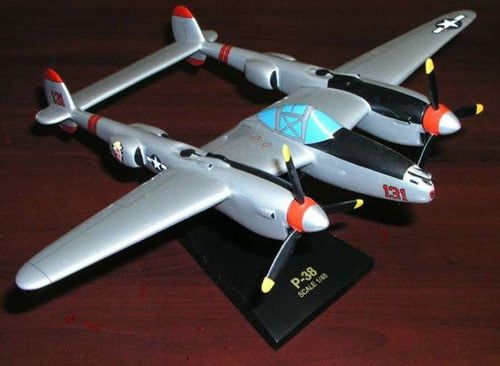 Daron Worldwide Trading  AJR0148F2R P-38J Lightning 1/48