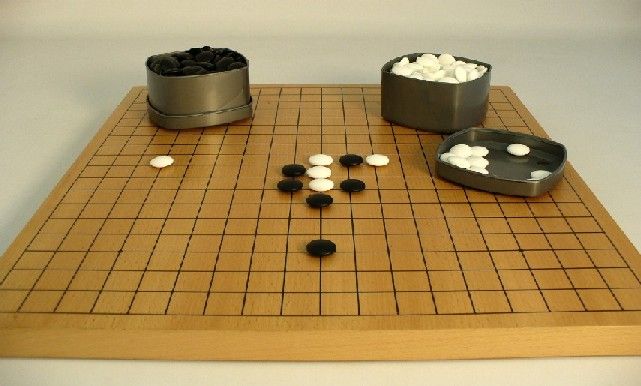 WWI 22822-07K Go Game Set - Thick Flat Board and 320 Bi-Convex Stones