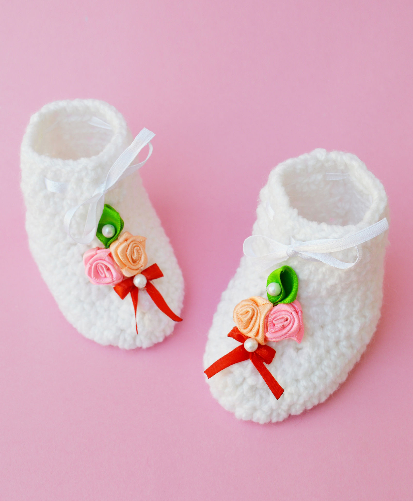 Love Crochet Art Crochet Flower Applique Baby Booties - White