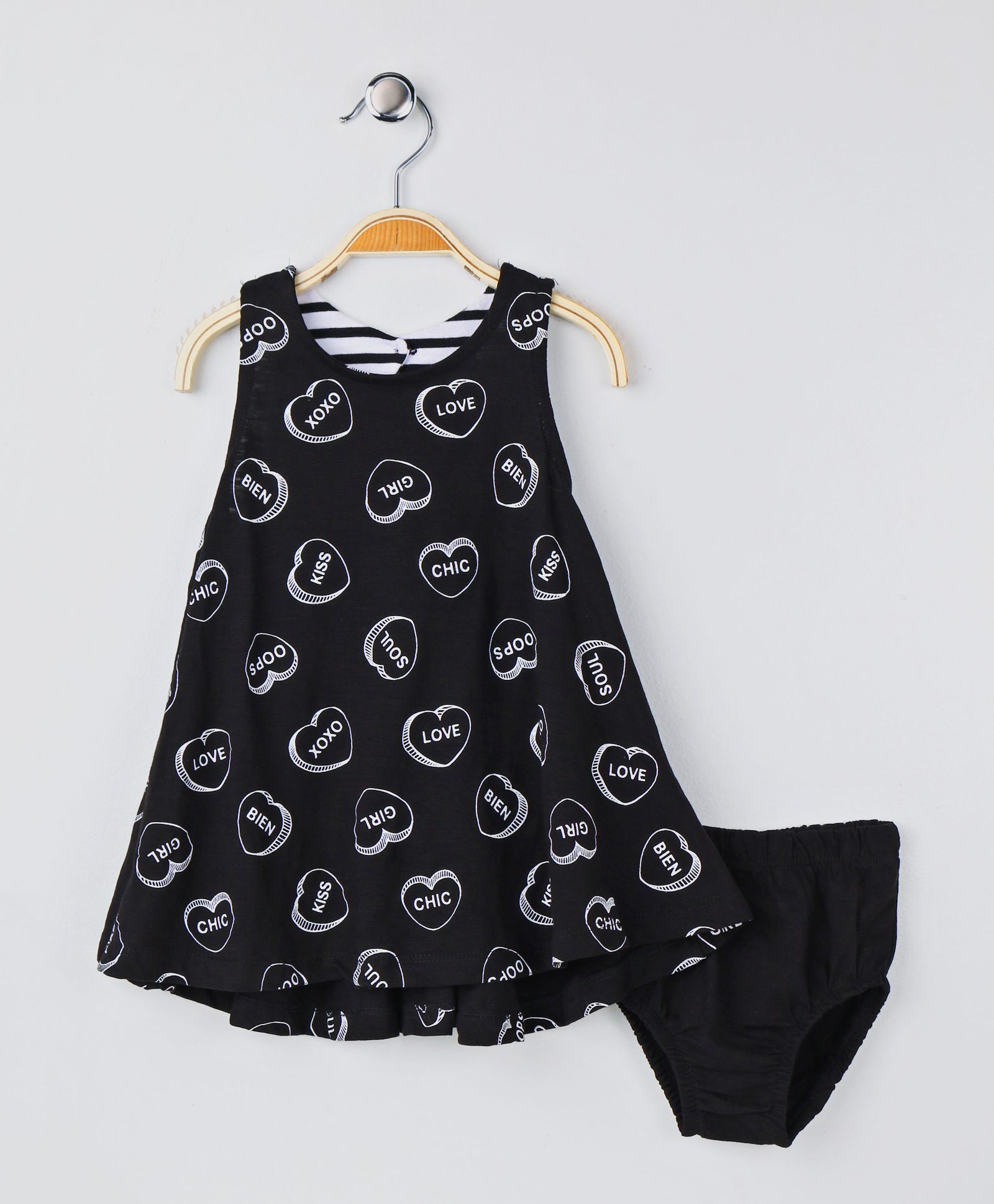 sleeveless frock design